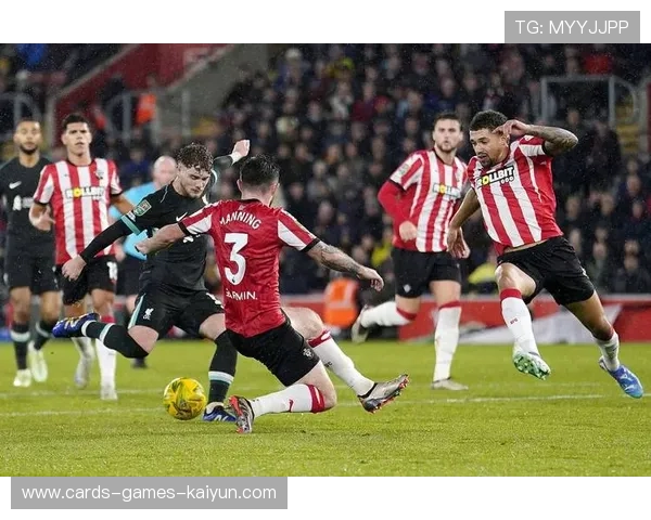 利物浦快速推进连线，努涅斯禁区内劲射破门
