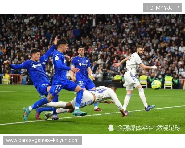 维尼修斯弧顶远射直接破网皇马领先