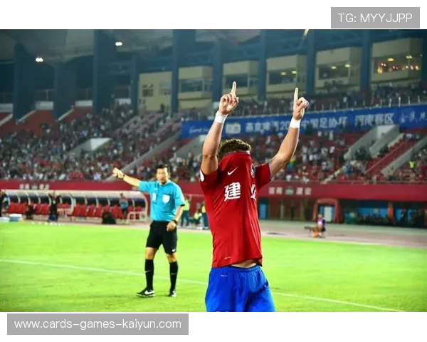 辽宁铁人邦本宜裕边路连续渗透，演绎足球新传奇