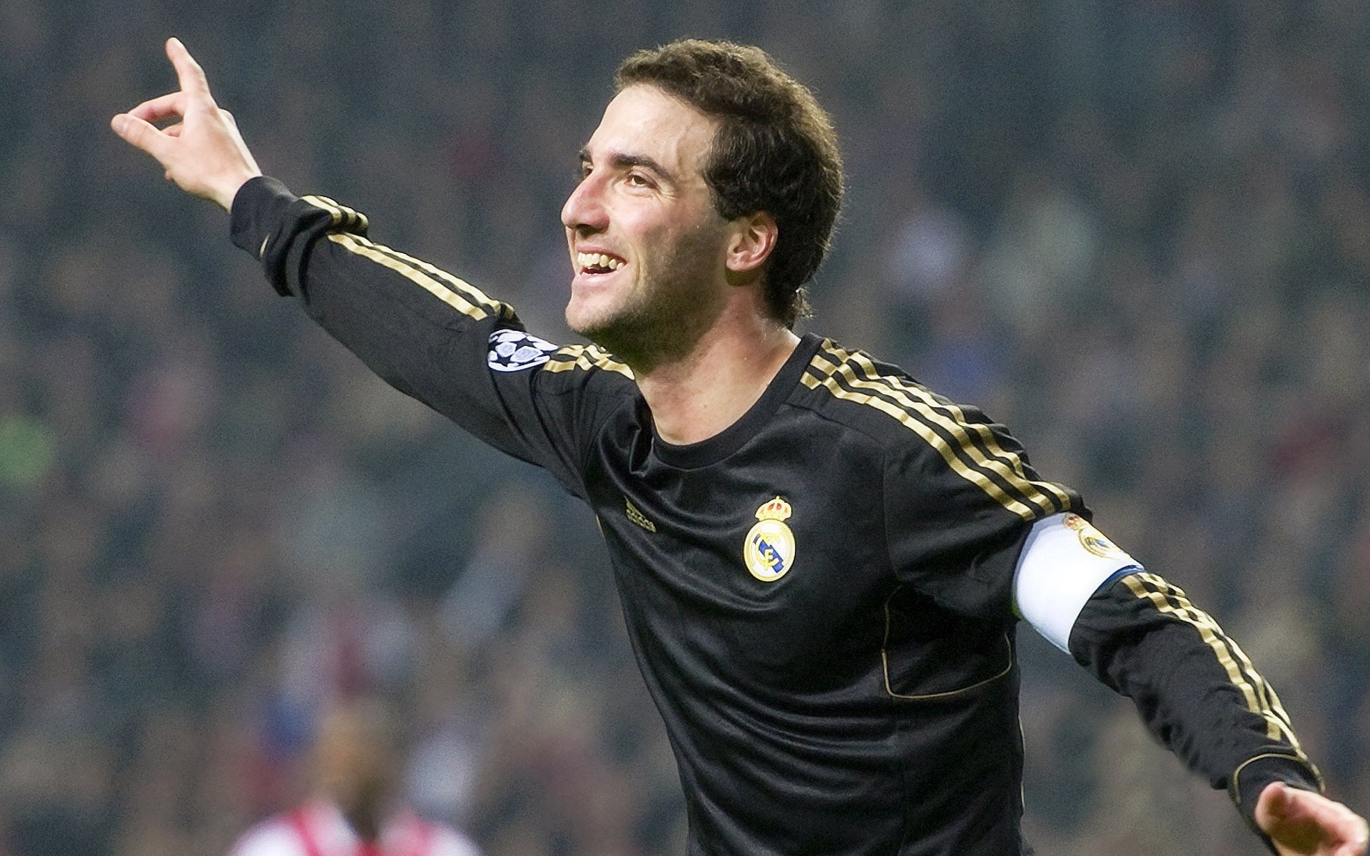 足球联赛年度最佳阵容分析